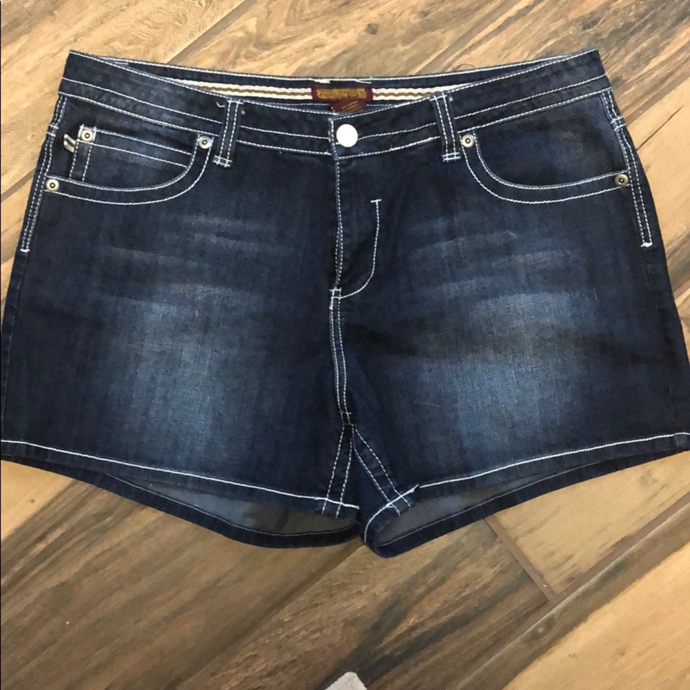 EUC WOMENS JEAN SHORTS
